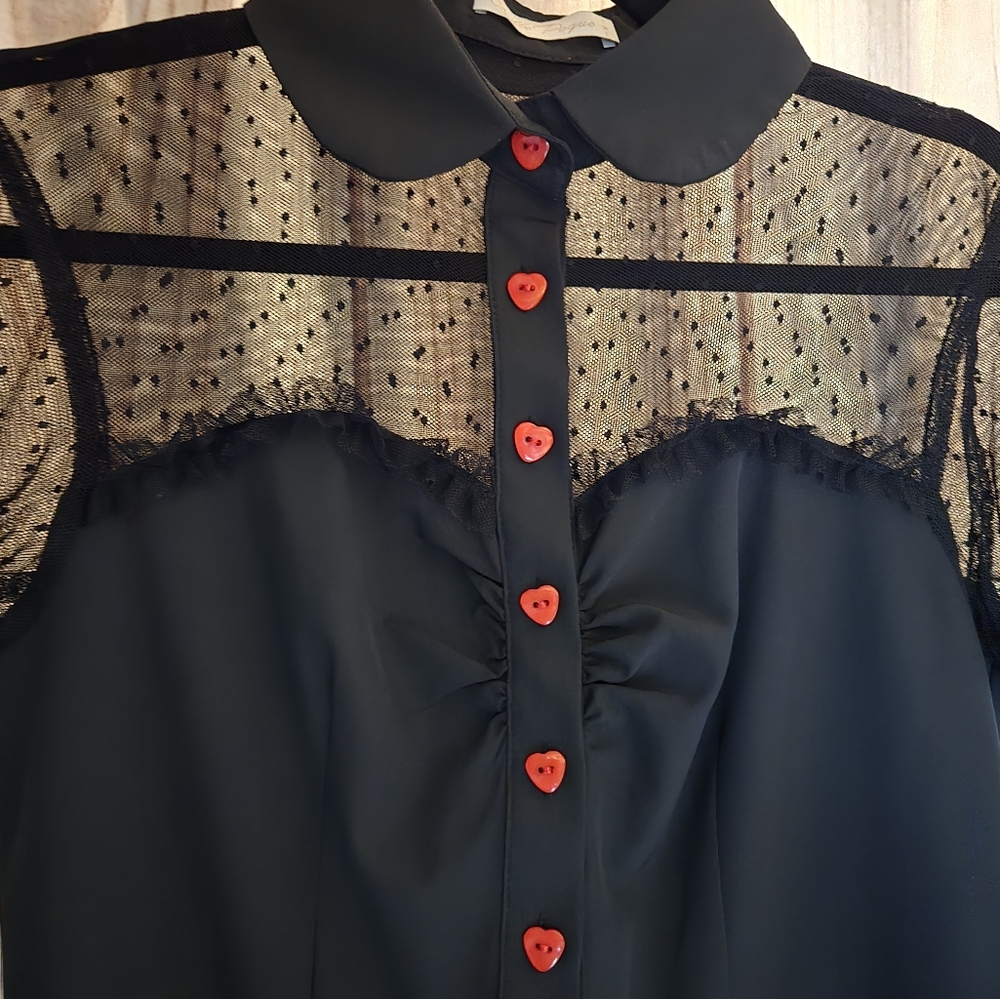 Pinup lace button up - Picture 2 of 3